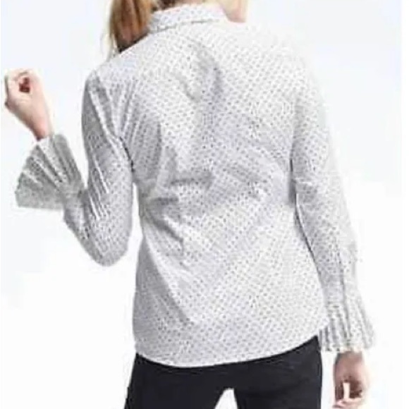 Banana Republic Ruffle Sleeve Button Riley Shirt Black Polka Dots Size 10 - Picture 2 of 2